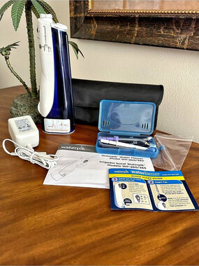 Waterpik Travel Cordless Advanced Water Flosser White & Blue Like New